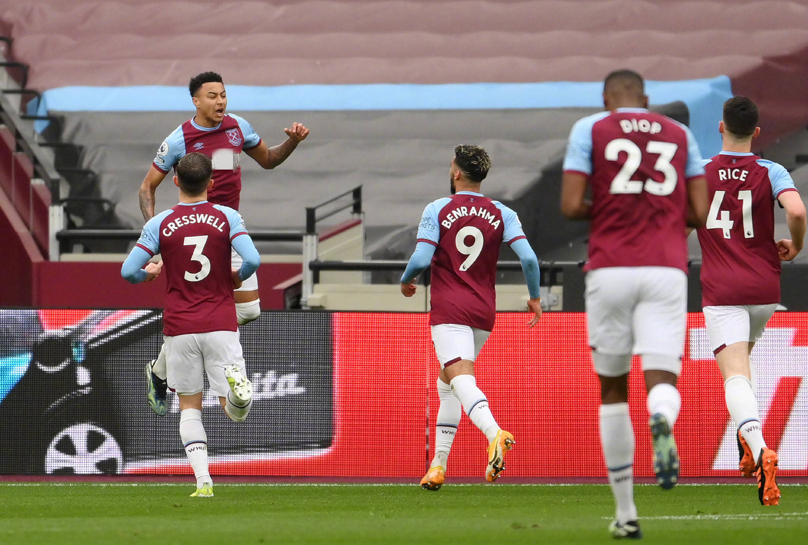 保持悬念 保持悬念